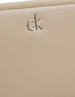Portafoglio donna con zip Calvin Klein Beige