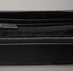 Portafoglio donna con zip Calvin Klein Nero