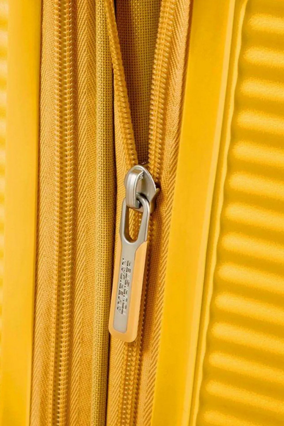 Trolley espandibile American Tourister Soundbox 77cm Golden Yellow
